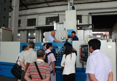 Austria cliente pidió CK5123E Vertical Torno